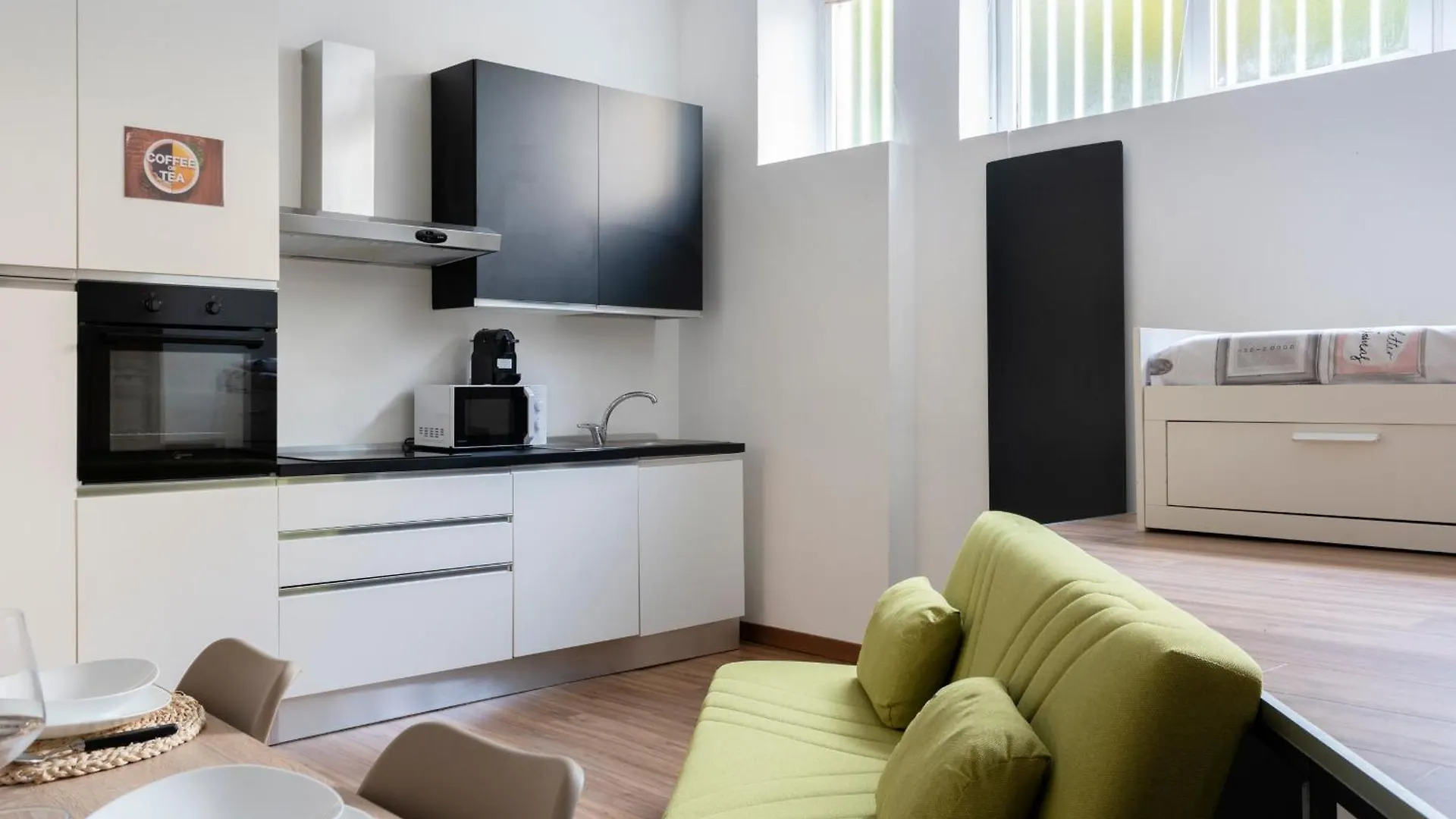 Elegant Sweet Home Suite - Milan, 15 Minute Duomo 0*,  Itálie